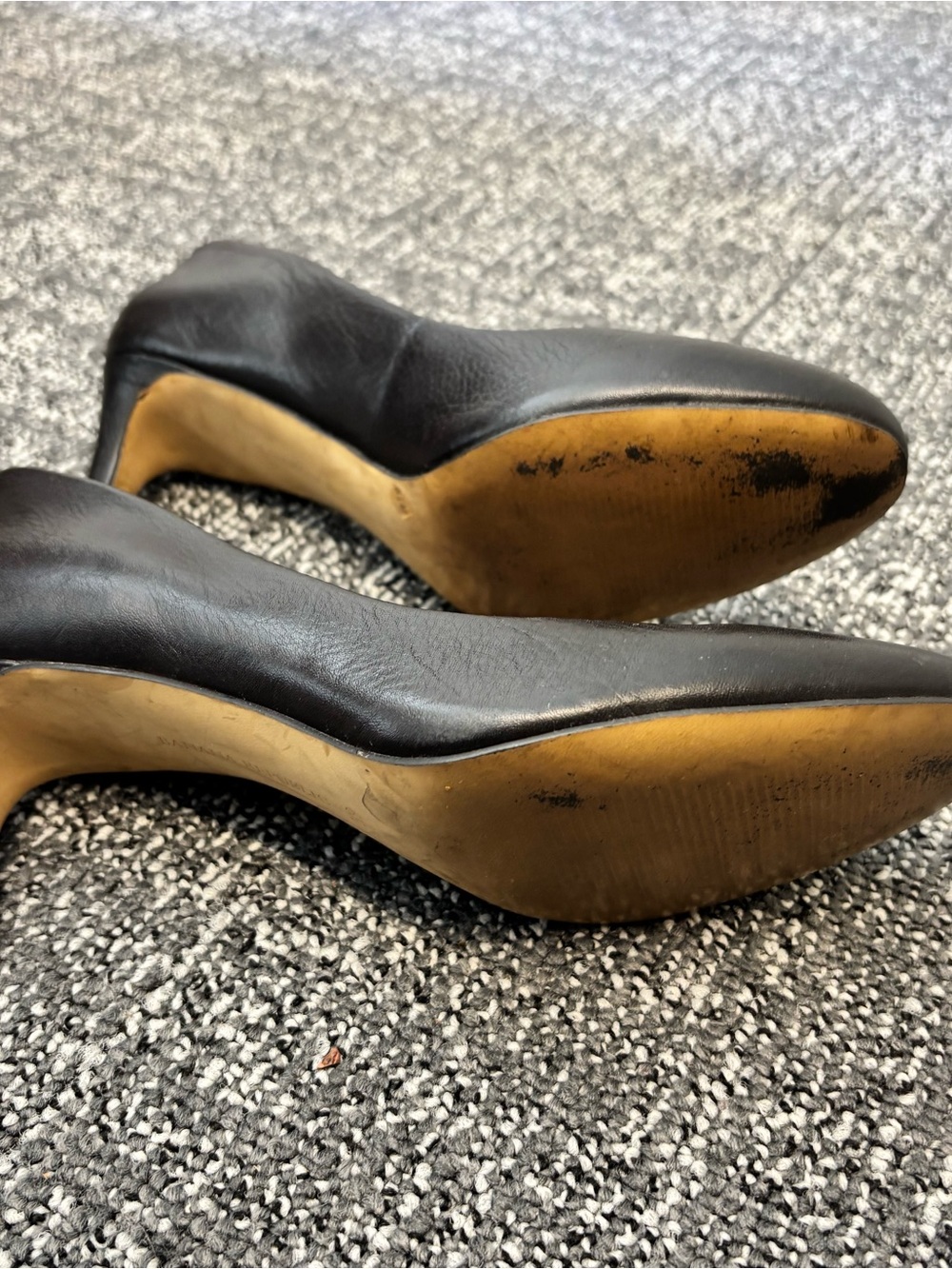 Banana Republic Black Leather Round-Toe Pumps - Picture 7 of 7